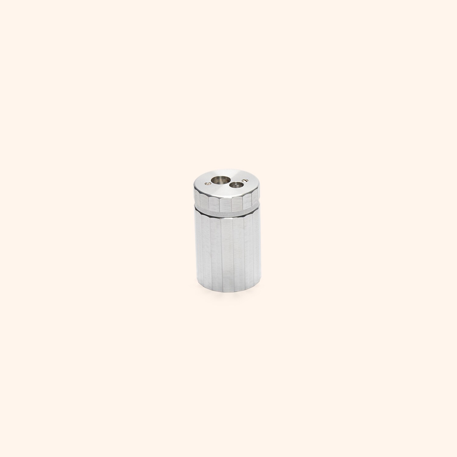 Taille-crayon avec reservoir en aluminium